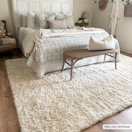 Siari Solid Cream Plush Rug Rugs TriadCommerceInc