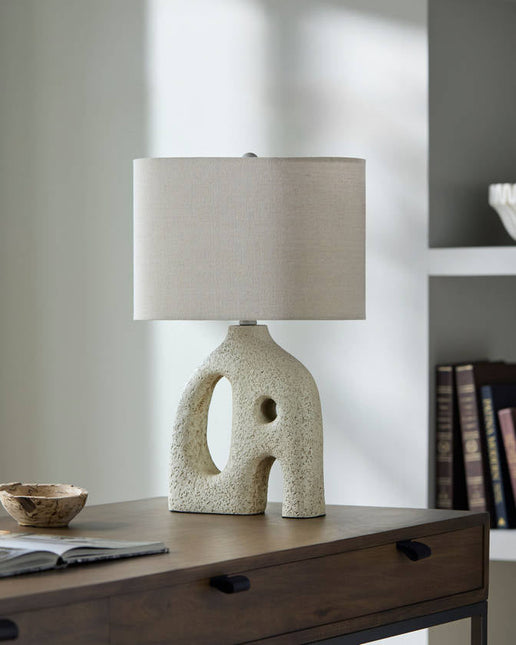 Dyanne Traditional Cream/Wheat Table Lamp Lighting TriadCommerceInc