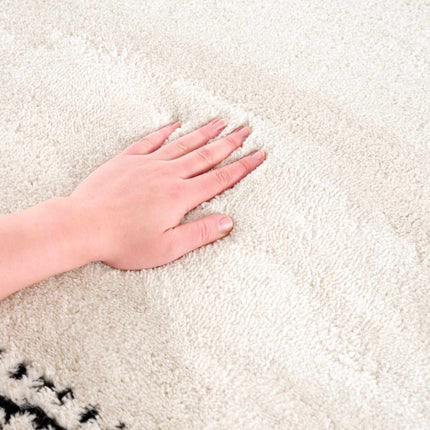 Ryuu Black & White Area Rug Rugs TriadCommerceInc