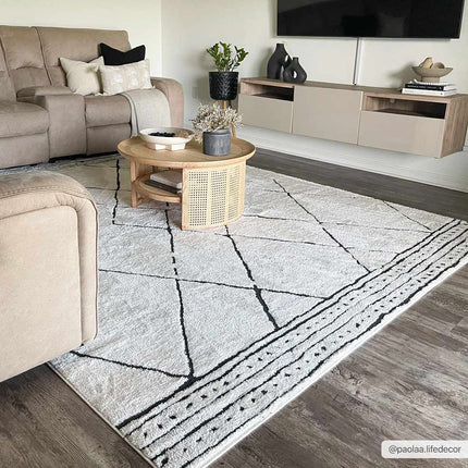 Keone Black & White Area Rug Rugs TriadCommerceInc