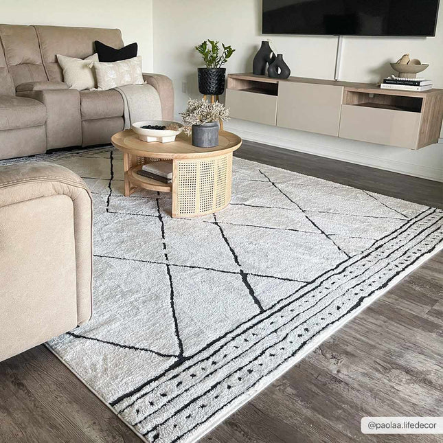 Keone Black & White Area Rug Rugs TriadCommerceInc