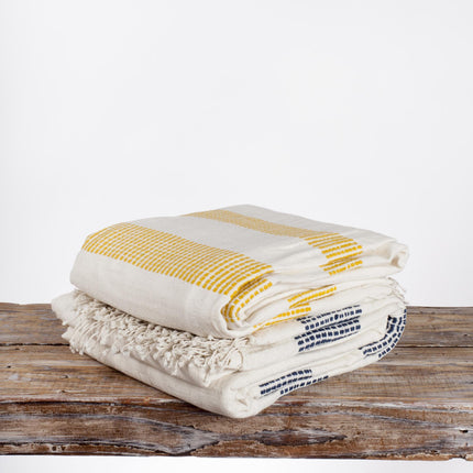 3 Panel Dotted Cotton Blanket Bedding TriadCommerceInc   